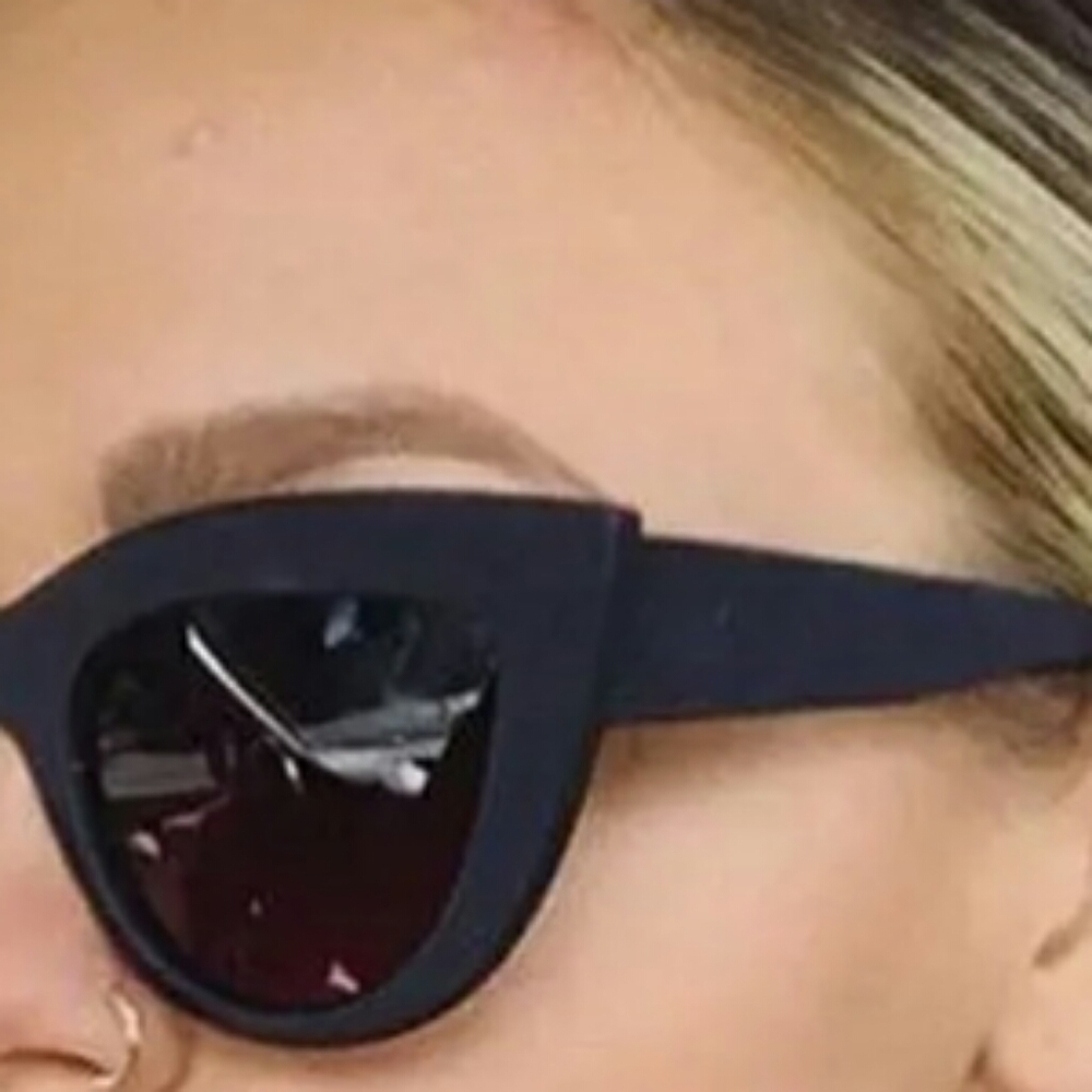 Black Cat Eye Sunglasses. - Picture 5 of 6